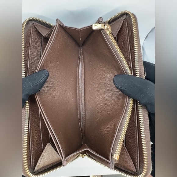 💯AUTHENTIC Louis Vuitton. Damier Zip Long Wallet - Picture 7 of 15